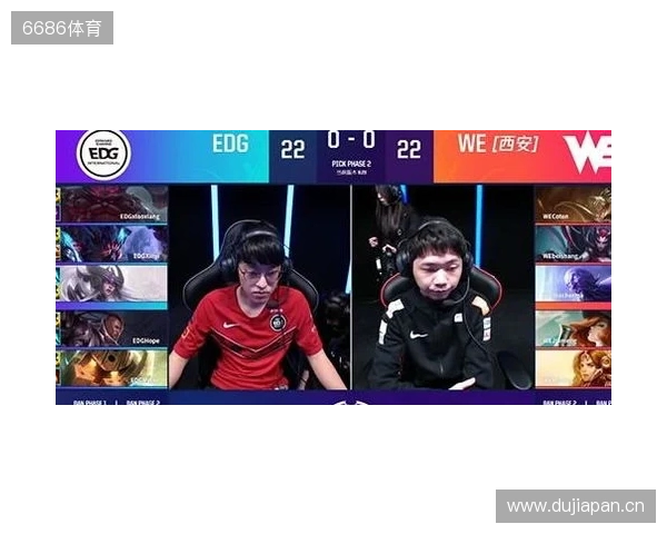 哥俩好!王钰栋评论蒯纪闻社媒 真帅兄弟;后者回复 你不在太孤单